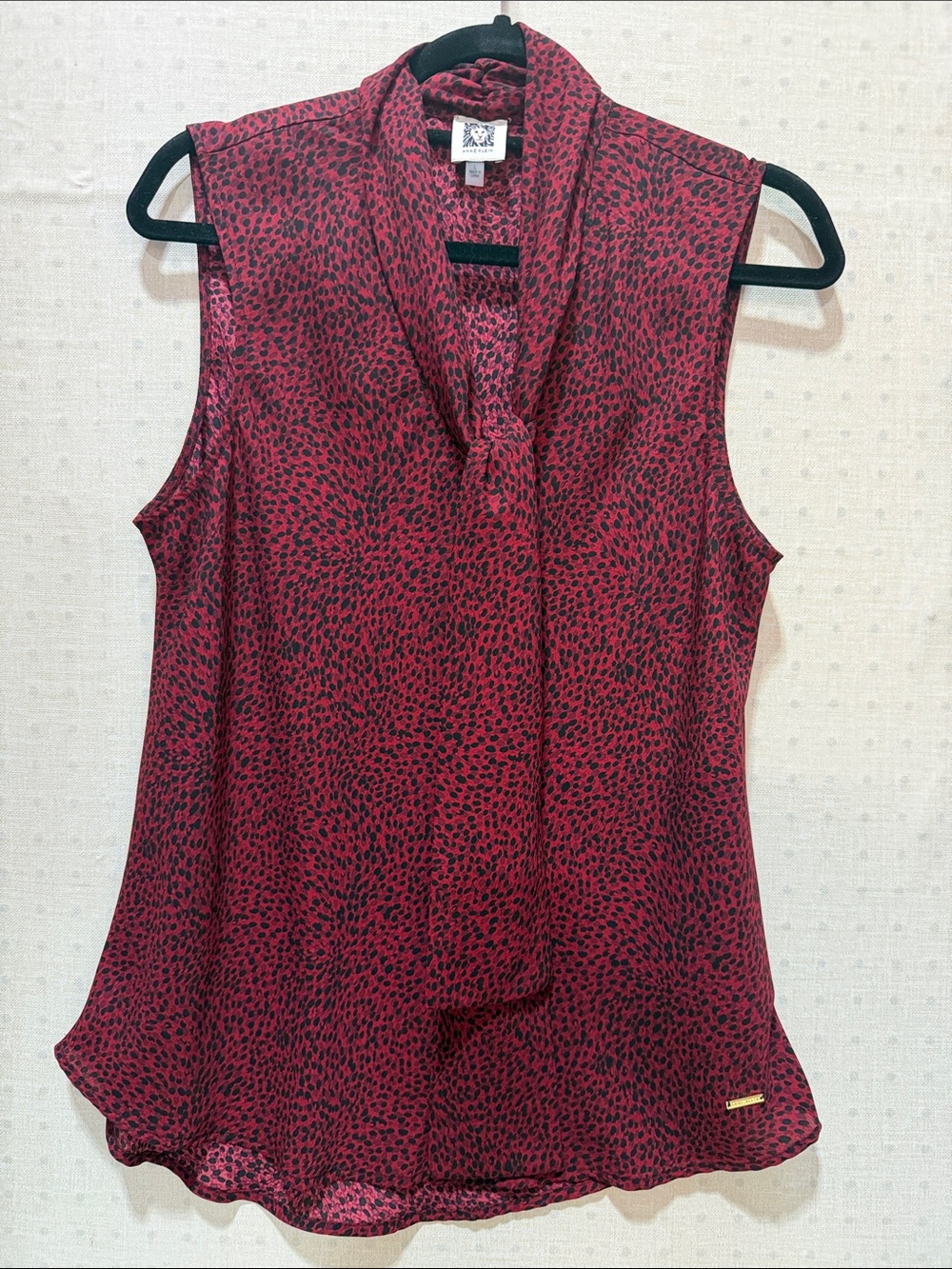 Anne Klein Sleeveless Red & Black Printed Tie-Neck Camisole